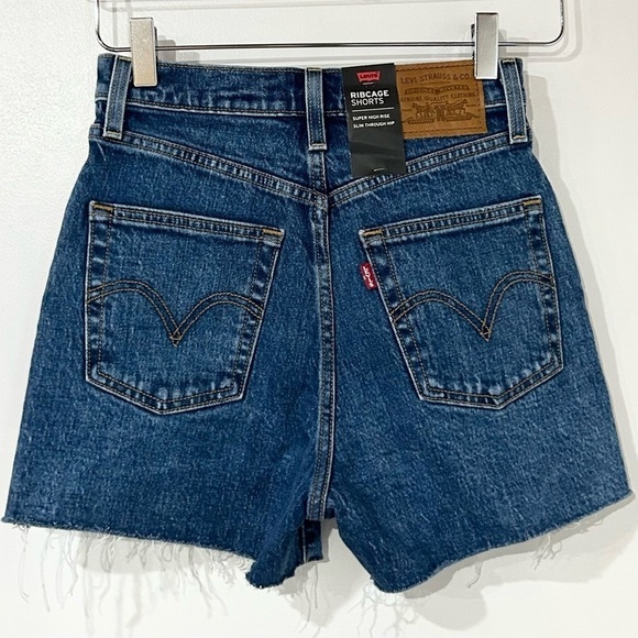 NWT‎ Levi’s Premium Ribcage Cutoff Jean Shorts Medium Blue 24 - Picture 6 of 9